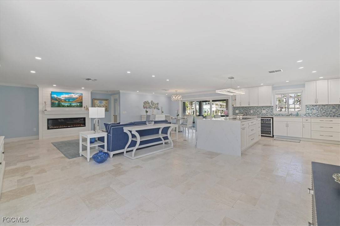 Fort Myers Beach, FL 33931,221 Albatross ST