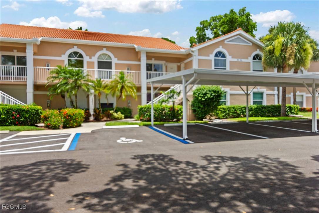 Bonita Springs, FL 34134,3930 Leeward Passage CT #203