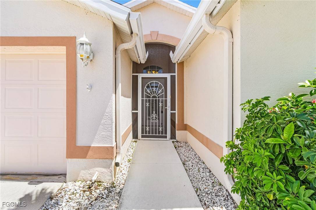 Fort Myers, FL 33912,8661 Manderston CT