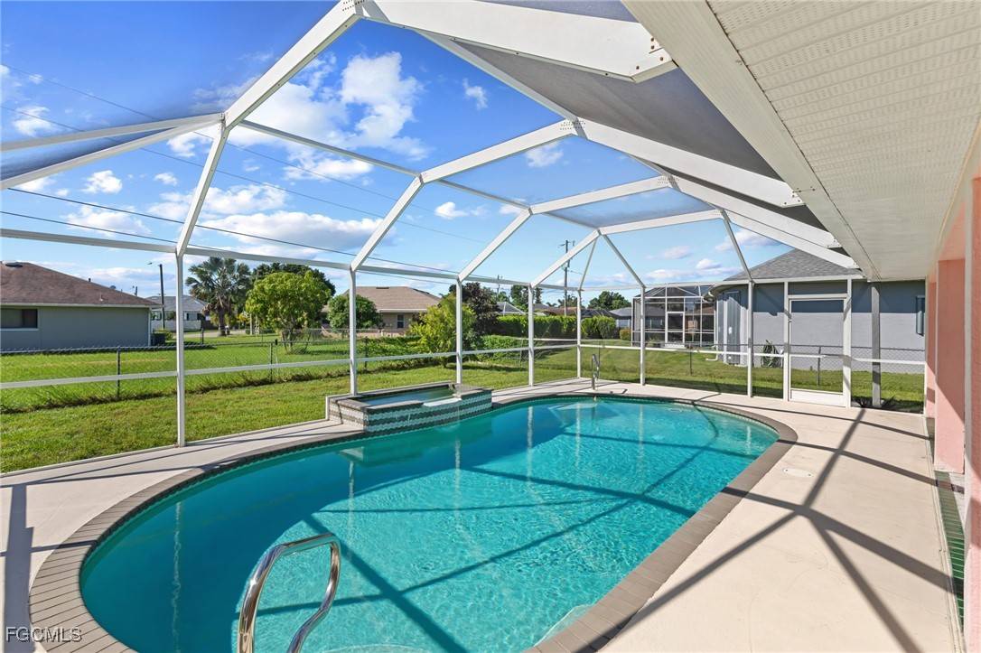 Cape Coral, FL 33990,1002 SE 17th ST
