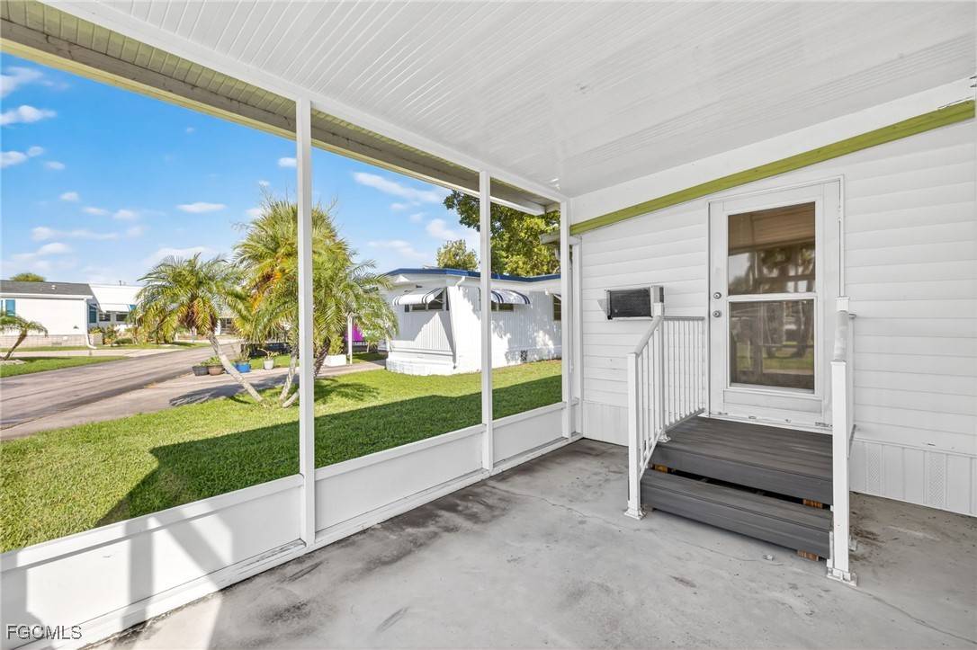 North Fort Myers, FL 33917,109 Conestoga TRL