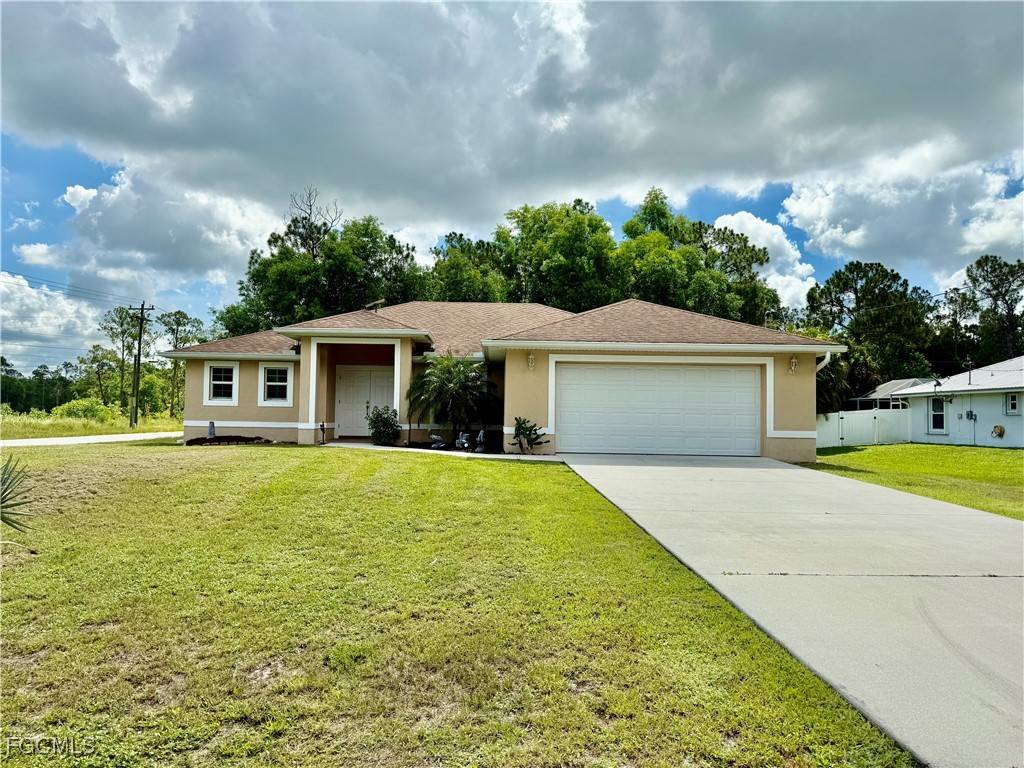 Lehigh Acres, FL 33936,122 Wellington AVE