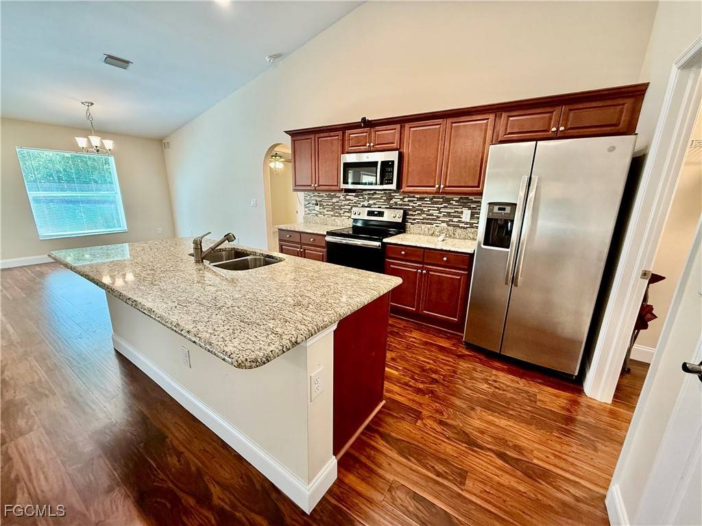 Lehigh Acres, FL 33936,122 Wellington AVE