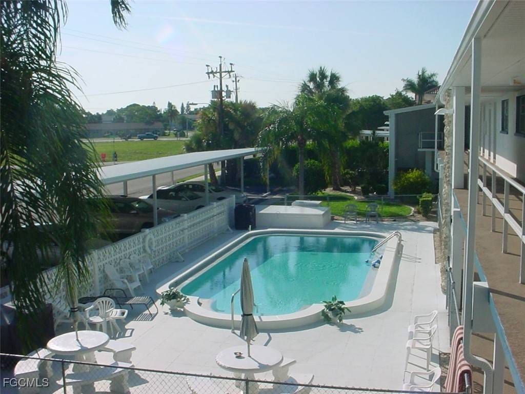 Cape Coral, FL 33904,708 Victoria DR #206