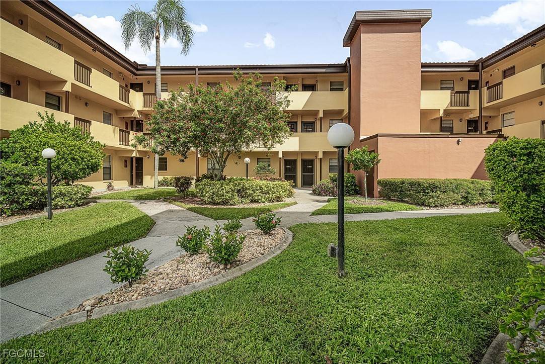 Fort Myers, FL 33919,6136 Whiskey Creek DR #518