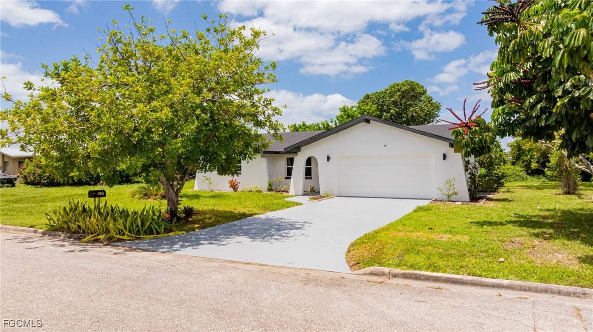 Lehigh Acres, FL 33936,220 Daleview AVE