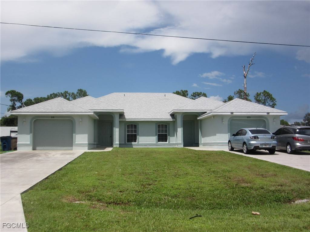 Lehigh Acres, FL 33973,821/823 Meadow RD