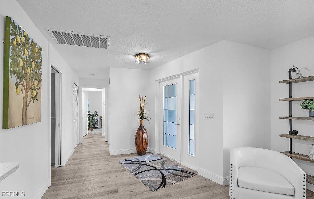 Fort Myers, FL 33919,5301 Shalley CIR E