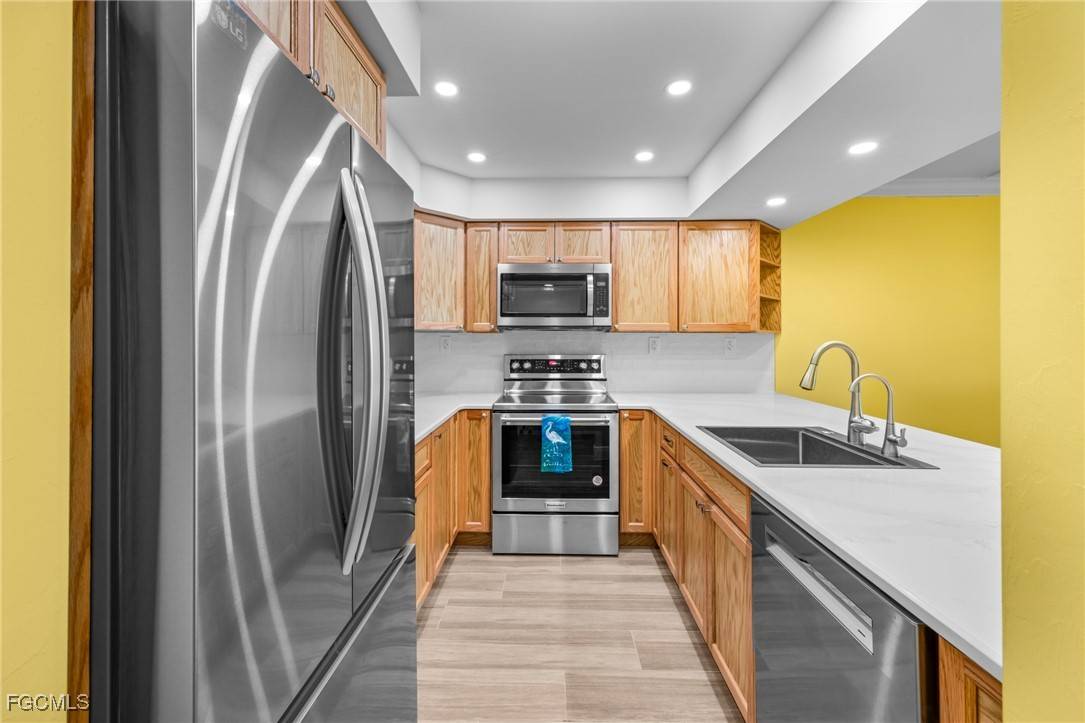 Sanibel, FL 33957,1501 Middle Gulf DR #404J