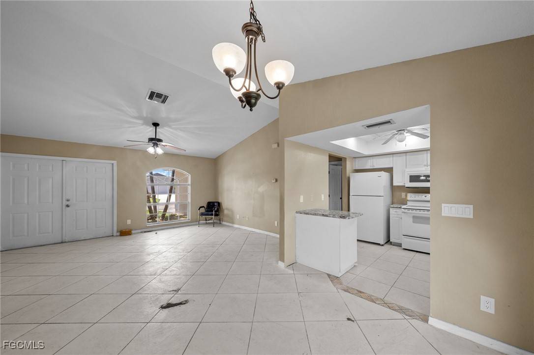 Cape Coral, FL 33990,117 SE 10th TER