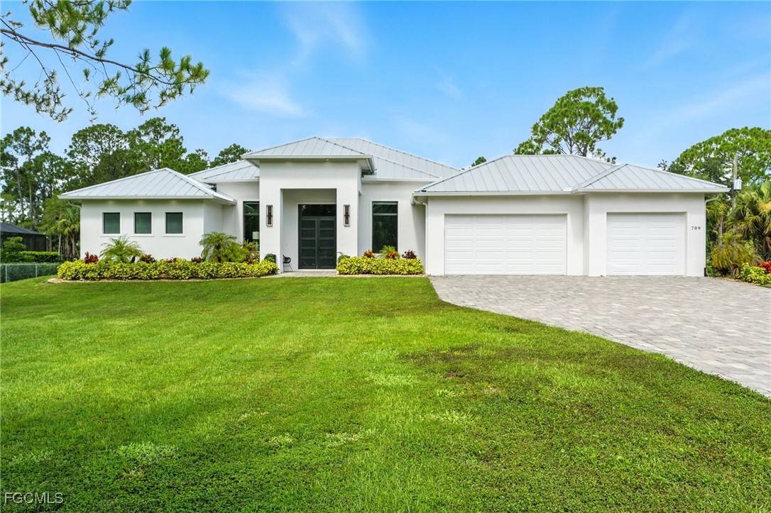 Naples, FL 34117,709 15th ST SW