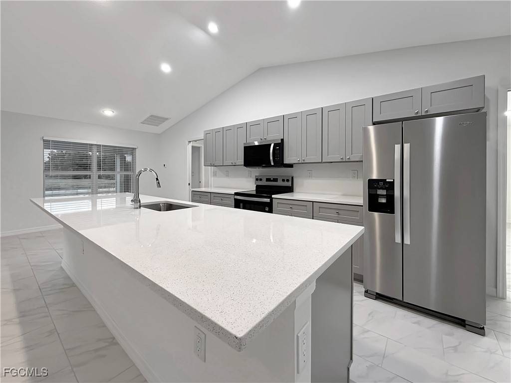 Cape Coral, FL 33909,1423 NE 32nd LN