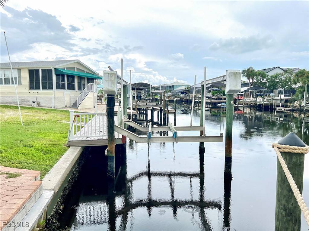 Fort Myers Beach, FL 33931,11600 Dogwood LN