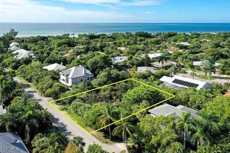 Sanibel, FL 33957,575 Sea Oats DR