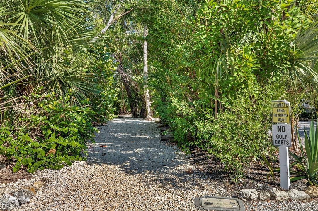 Sanibel, FL 33957,5307 Ladyfinger Lake RD