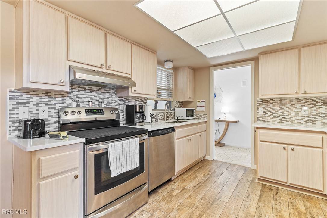 Fort Myers, FL 33919,5549 Boynton LN