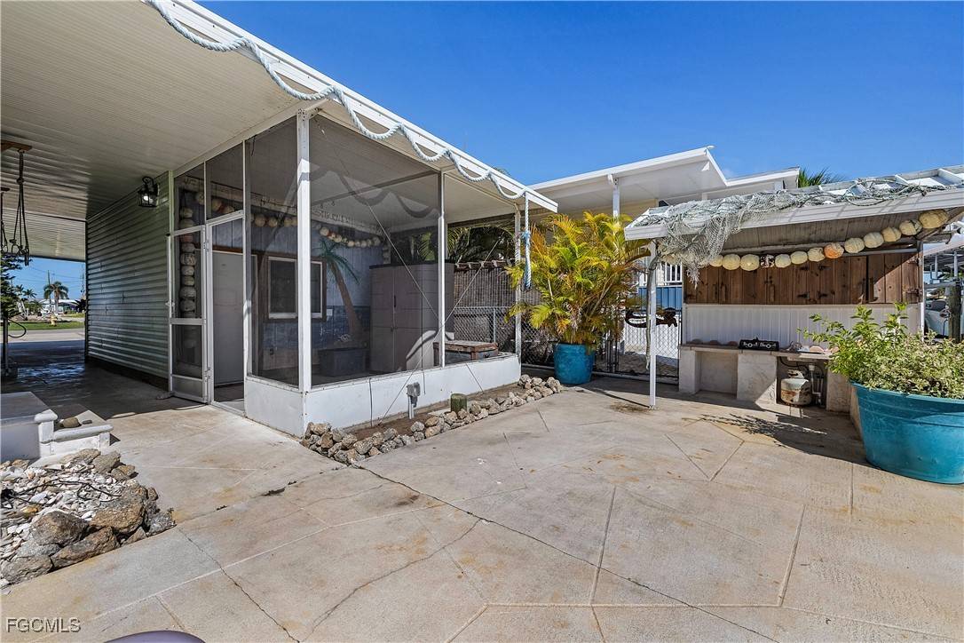 St James City, FL 33956,2592 York RD