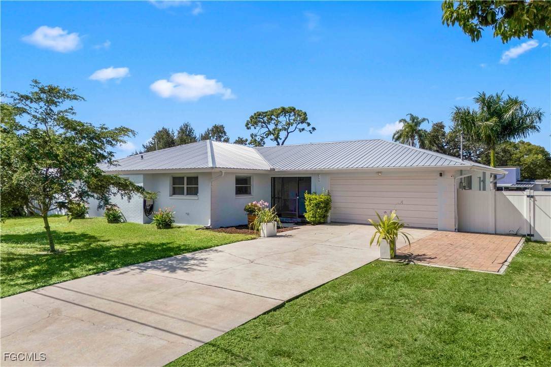 Fort Myers, FL 33905,177 Alameda AVE