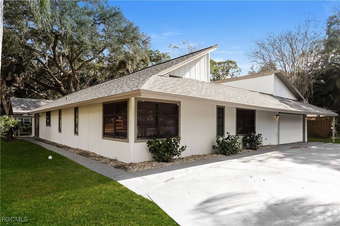 Venice, FL 34293,1054 Mohegan RD