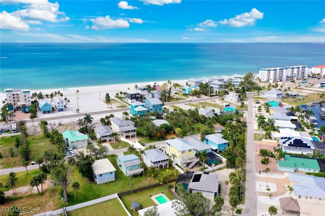 Fort Myers Beach, FL 33931,5379 Palmetto ST