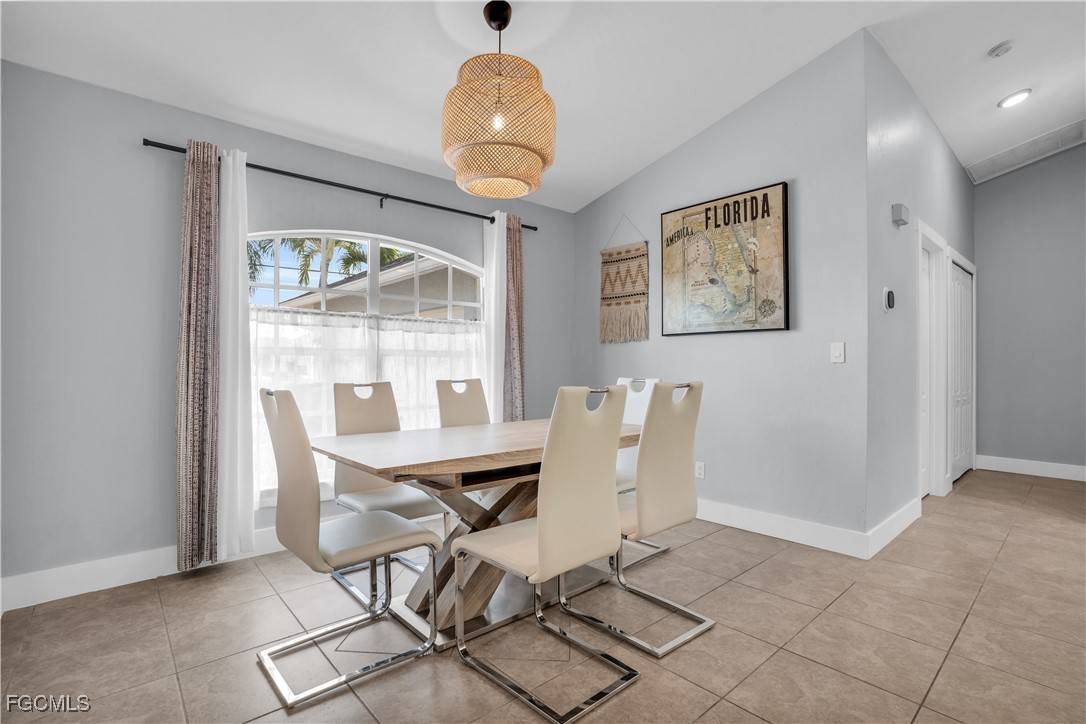 Cape Coral, FL 33914,2724 Cape Coral Pkwy W