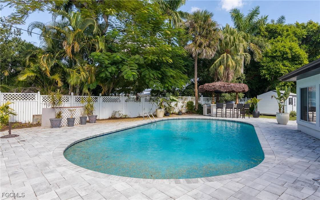 Fort Myers, FL 33901,1357 Wales DR