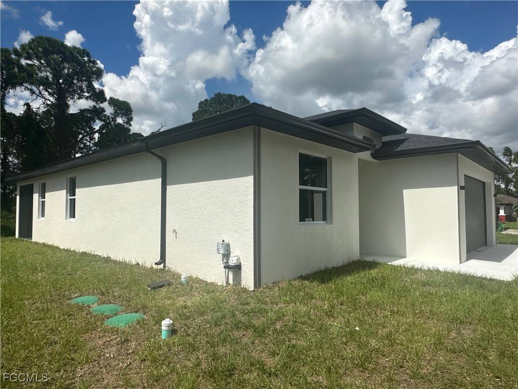 Lehigh Acres, FL 33974,574 Cypress AVE S