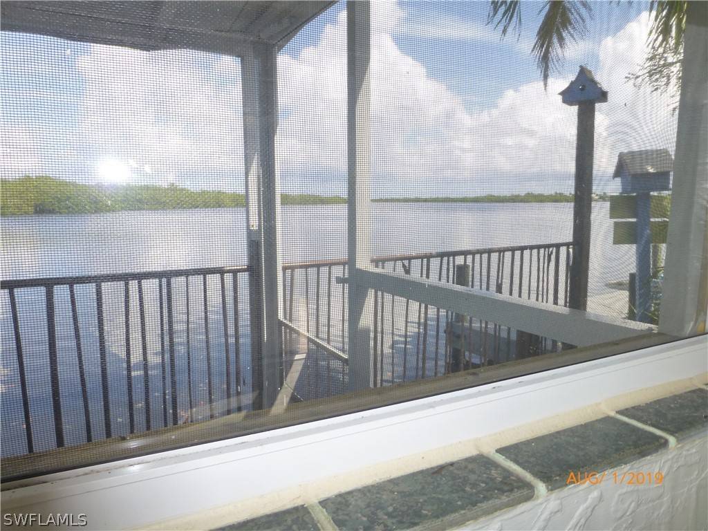 Matlacha, FL 33993,4830 Pine Island RD NW