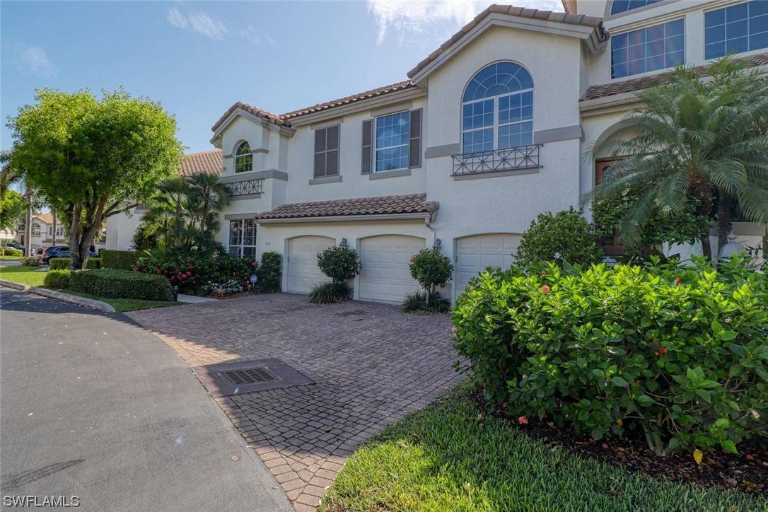 Naples, FL 34103,205 Colonade CIR #1702