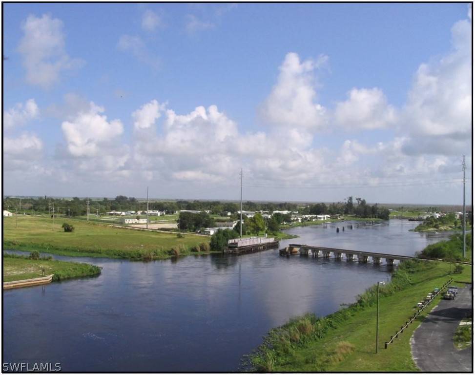 Moore Haven, FL 33471,813 Yacht Club WAY NW