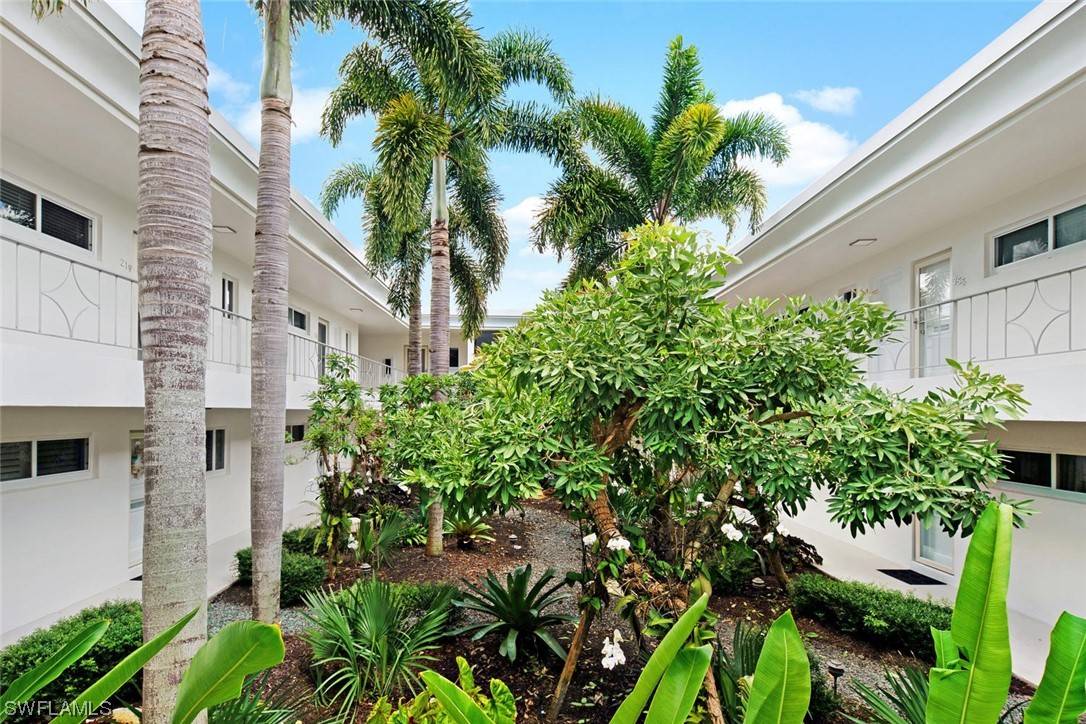 Naples, FL 34102,219 3rd AVE S #219