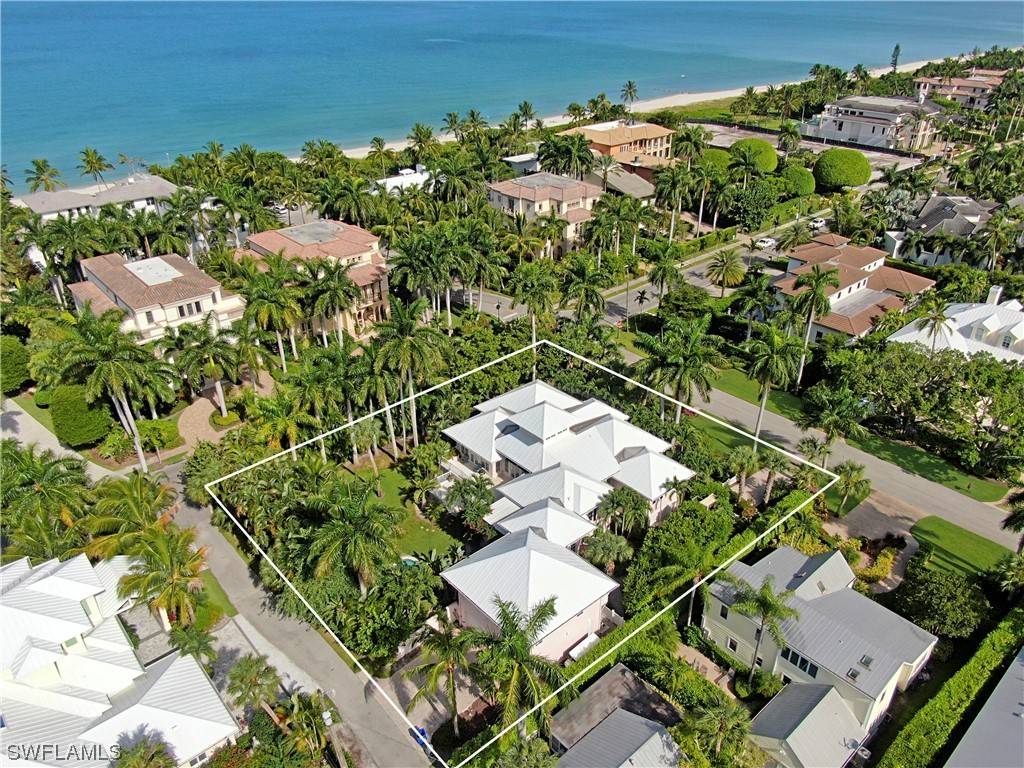 Naples, FL 34102,141 Gulf Shore BLVD S
