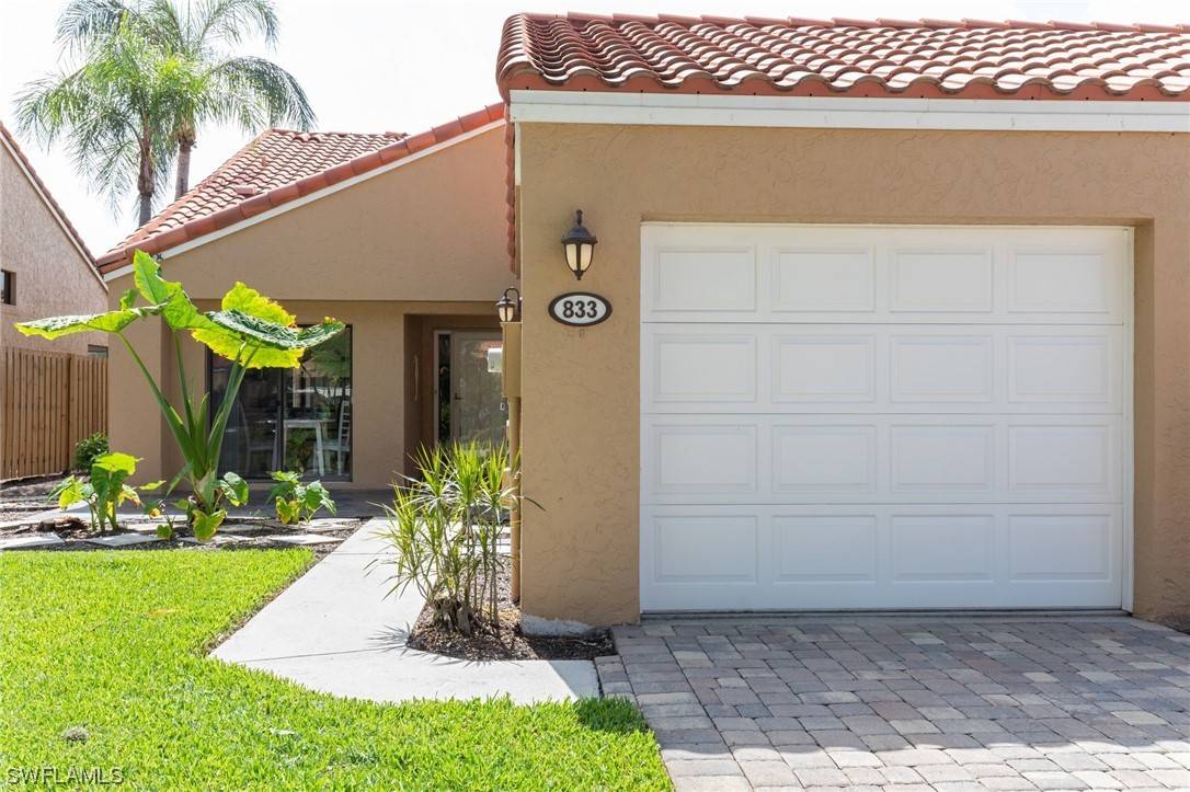 Naples, FL 34108,833 Reef Point CIR