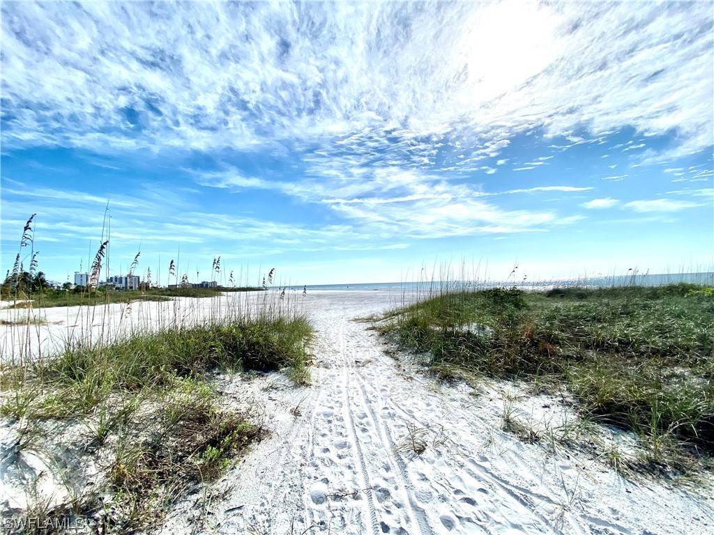 Fort Myers Beach, FL 33931,248 DUNDEE RD