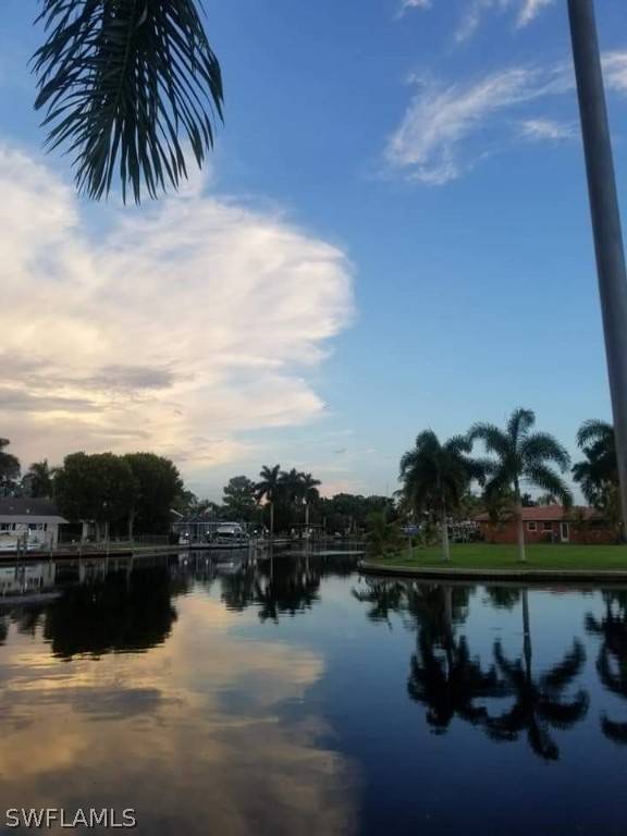 North Fort Myers, FL 33903,453 Stipe ST