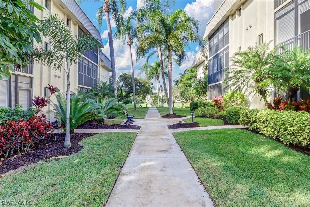 Naples, FL 34103,788 Park Shore DR #C29