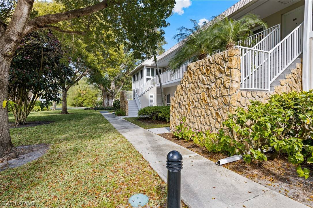 Sanibel, FL 33957,641 Periwinkle WAY #B3