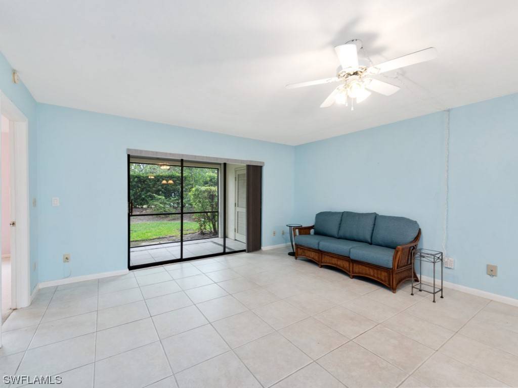 Naples, FL 34112,3006 Kings Lake BLVD #3006