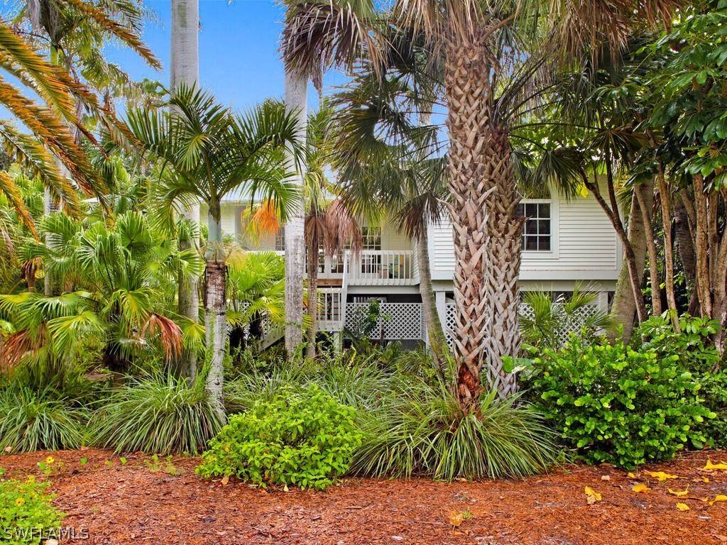 Sanibel, FL 33957,556 Sea Oats DR