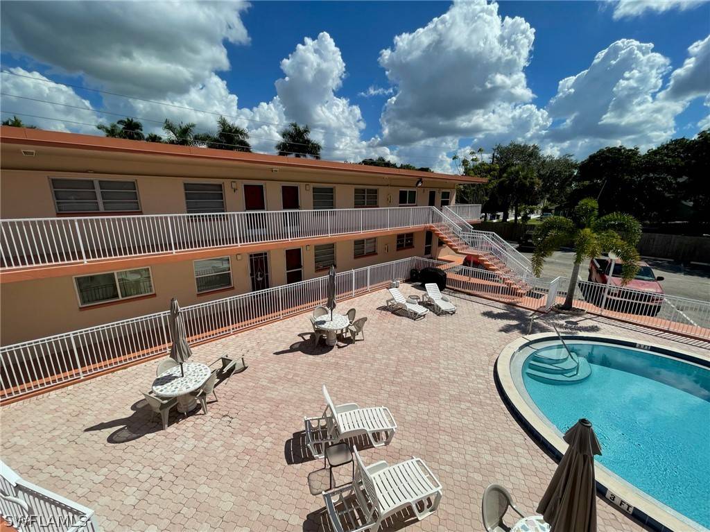 Fort Myers, FL 33901,2590 1st ST #202