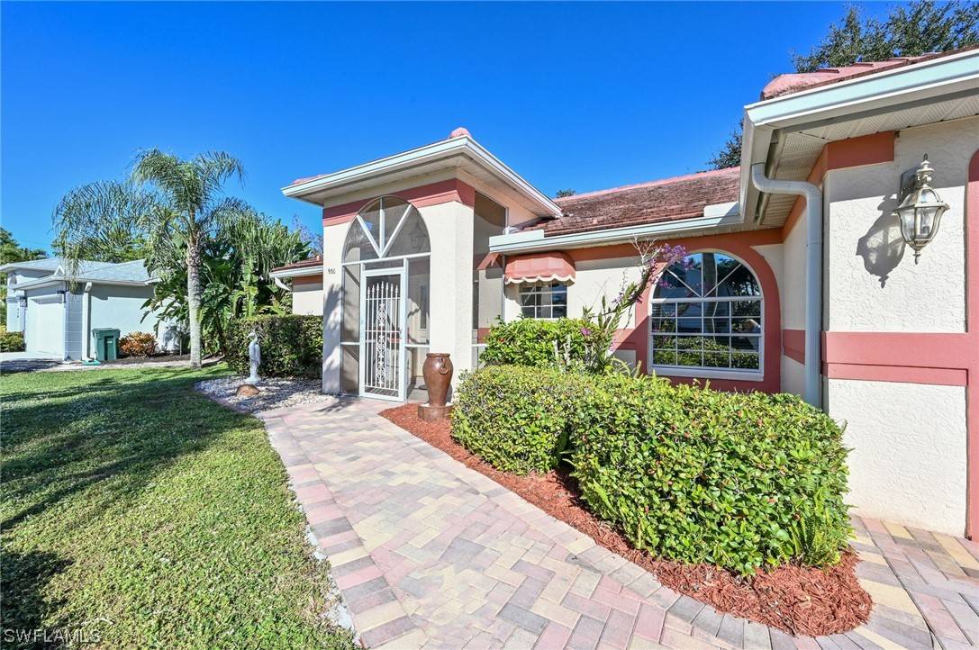 Naples, FL 34104,930 Moon Lake DR