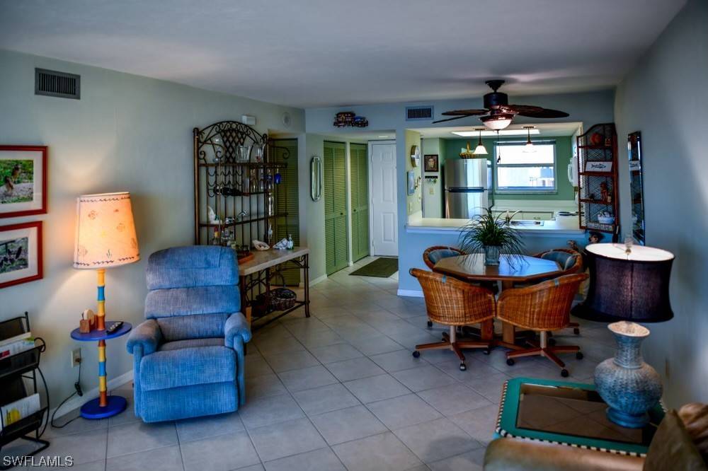 Marco Island, FL 34145,901 Collier CT #5-803