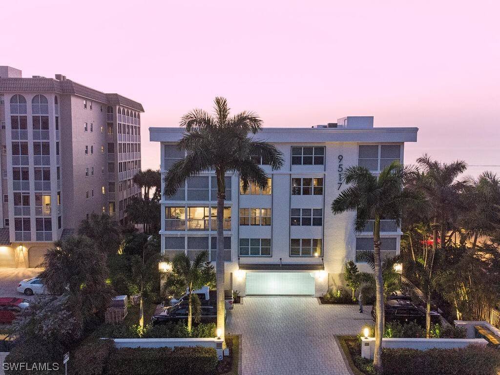 Naples, FL 34108,9517 Gulf Shore DR #202