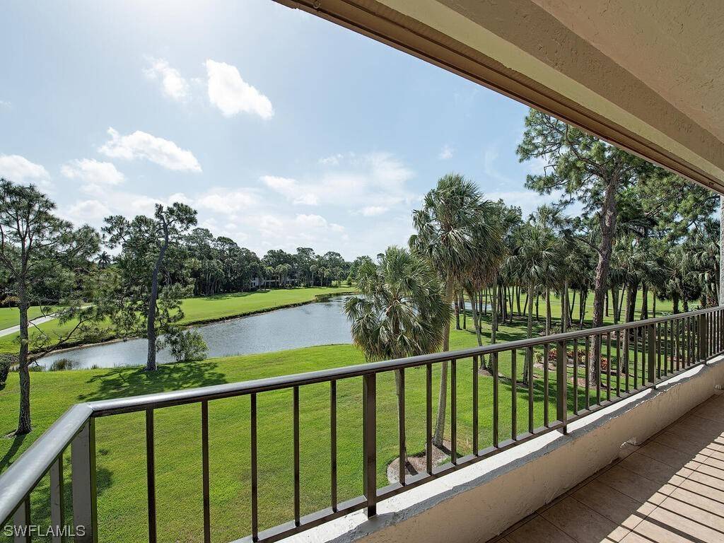 Naples, FL 34105,105 Clubhouse LN #387