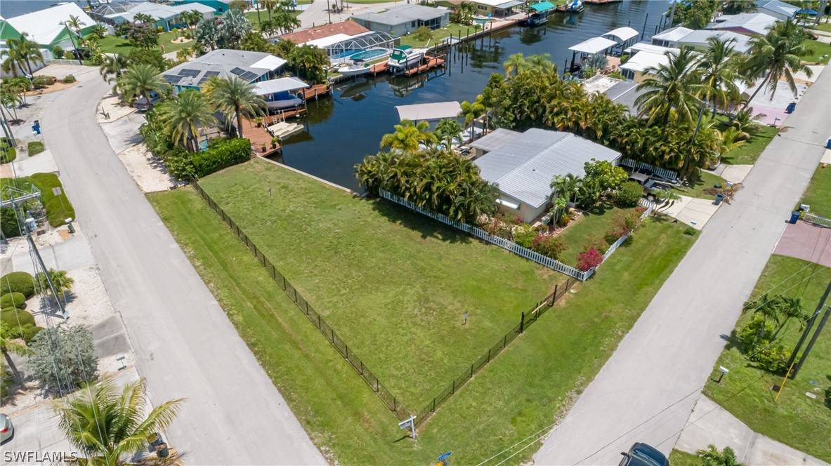 Matlacha, FL 33993,11742 Island AVE