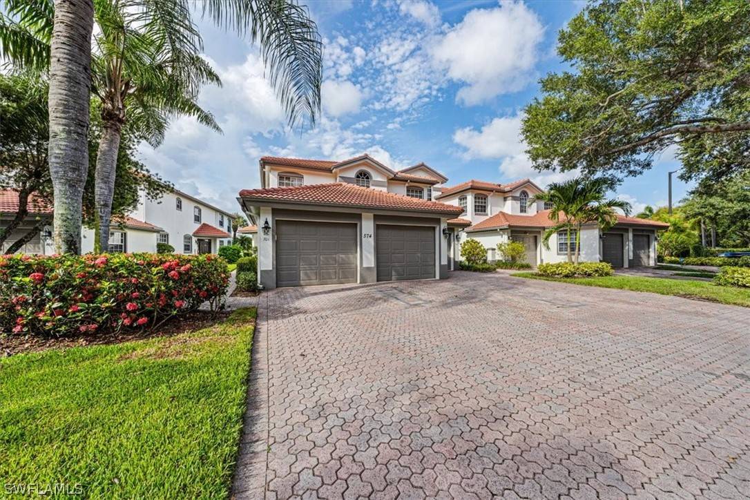 Naples, FL 34119,574 Laguna Royale BLVD #701