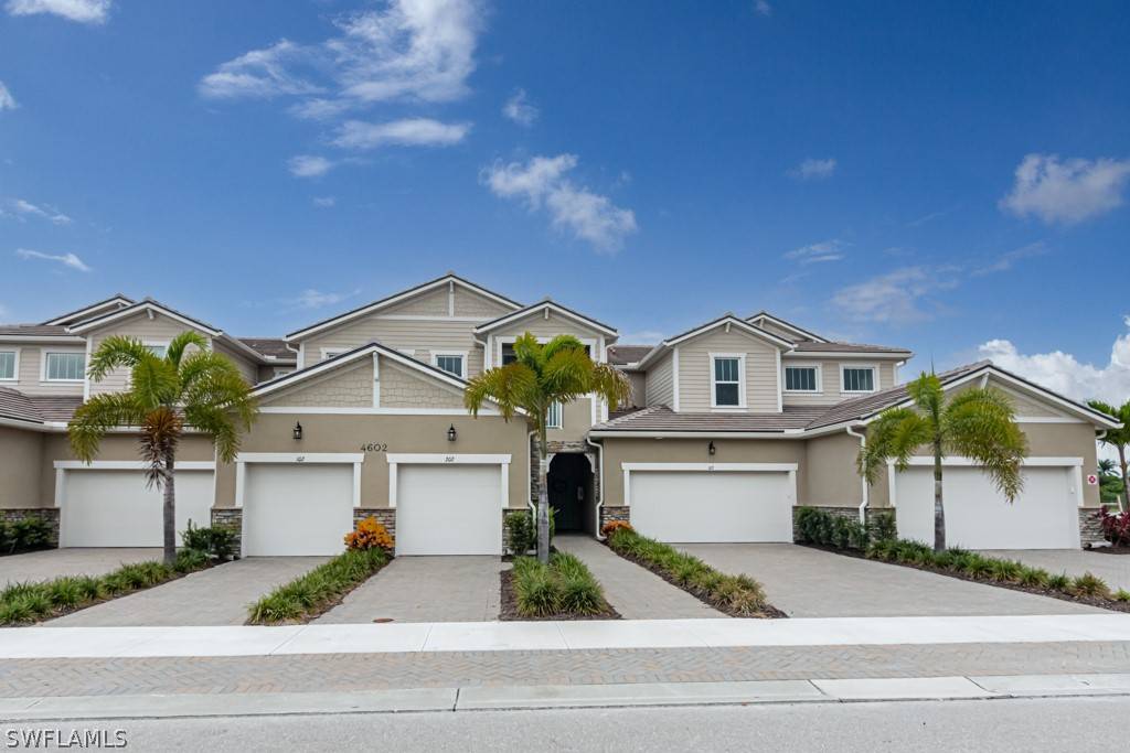 Naples, FL 34112,4602 Arboretum CIR #202