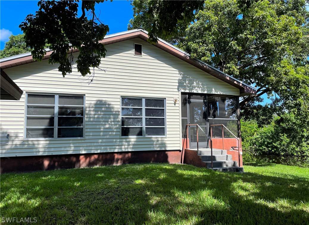 Moore Haven, FL 33471,1104 Gulf ST