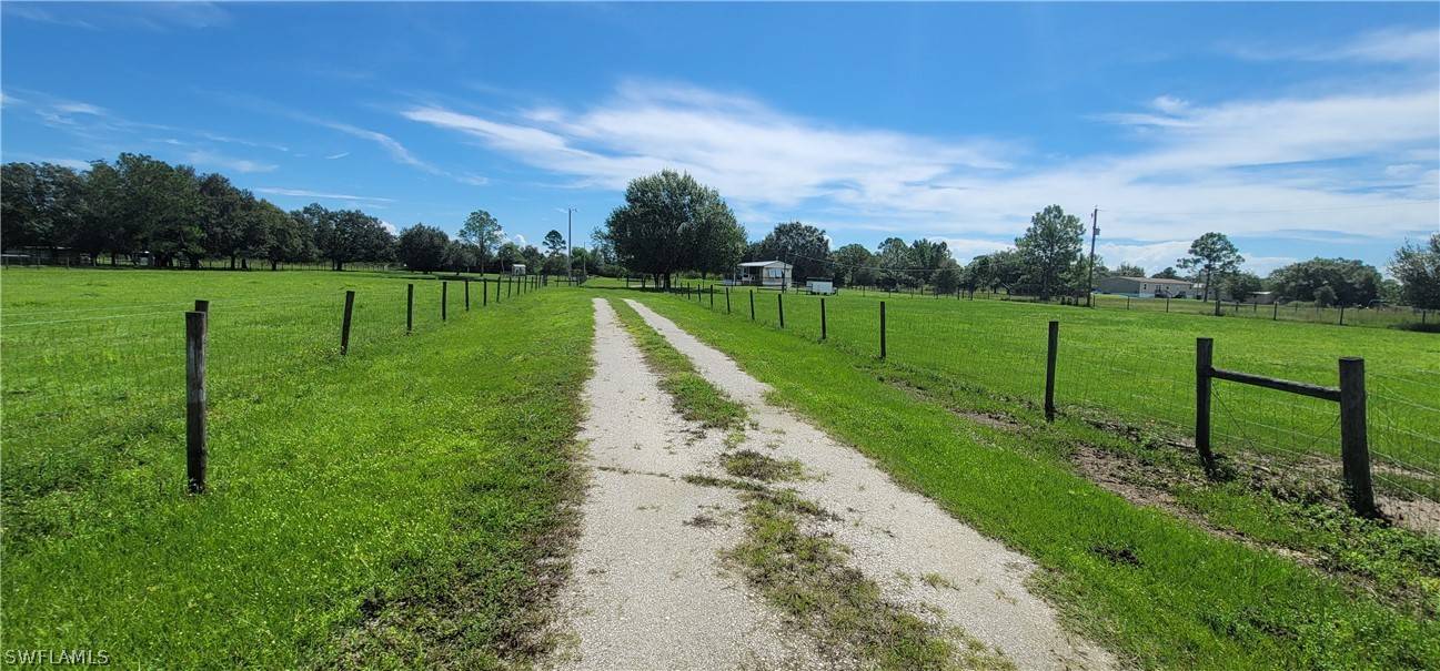 Labelle, FL 33935,1099 Charolais RD