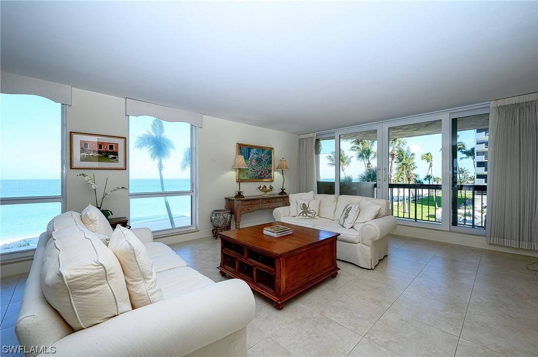 Naples, FL 34103,4001 Gulf Shore BLVD N #206